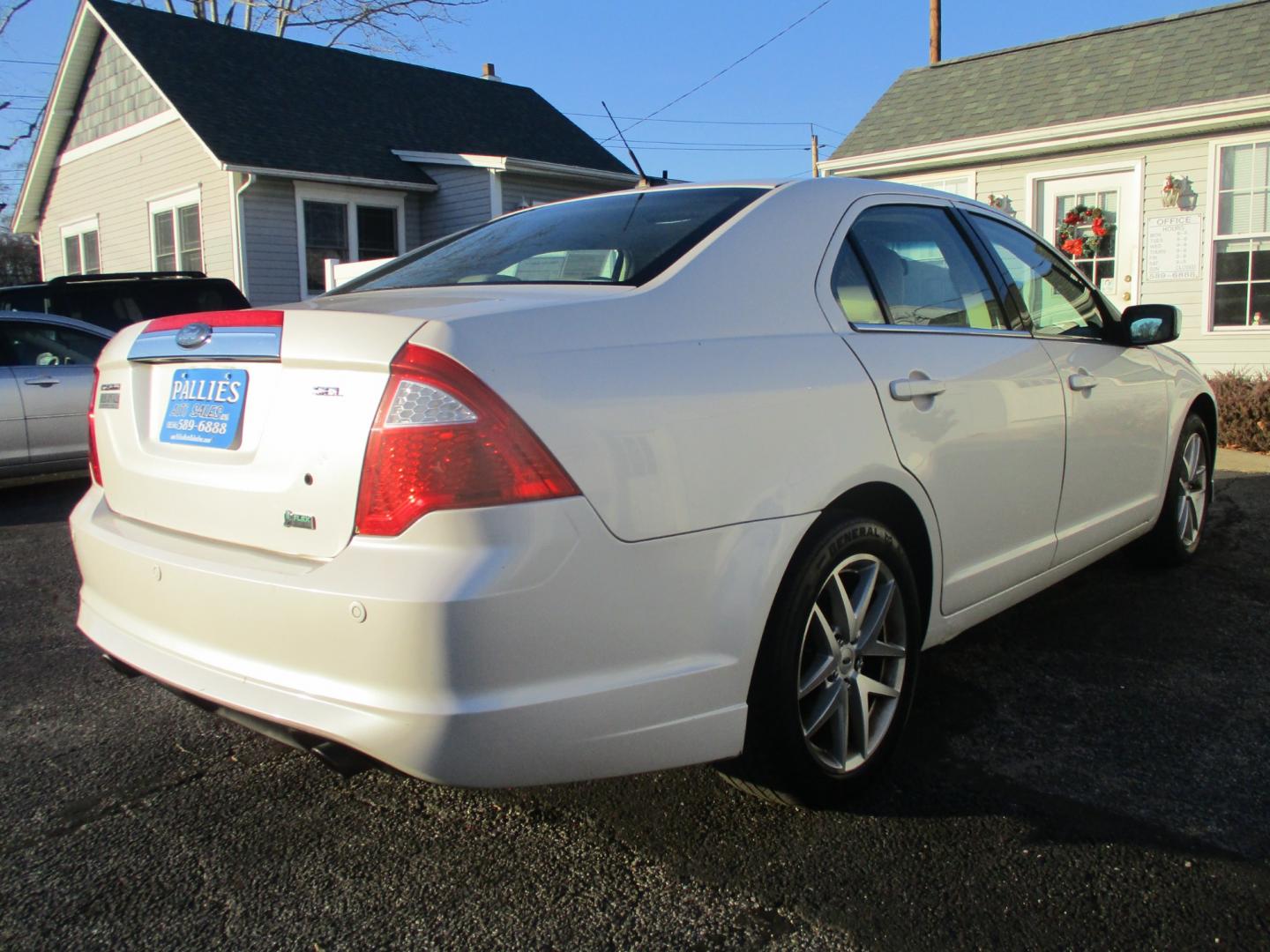 2010 WHITE Ford Fusion V6 SEL (3FAHP0JG5AR) with an 3.0L V6 DOHC 24V engine, AUTOMATIC transmission, located at 540a Delsea Drive, Sewell, NJ, 08080, (856) 589-6888, 39.752560, -75.111206 - Photo#6